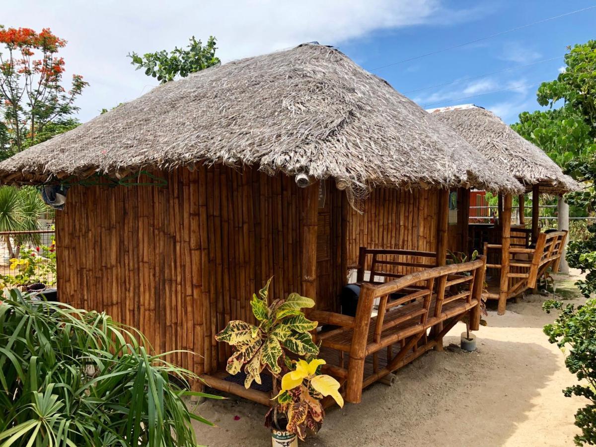 Хостел Lionfish Backpackers Malapascua (Adults Only) Экстерьер фото