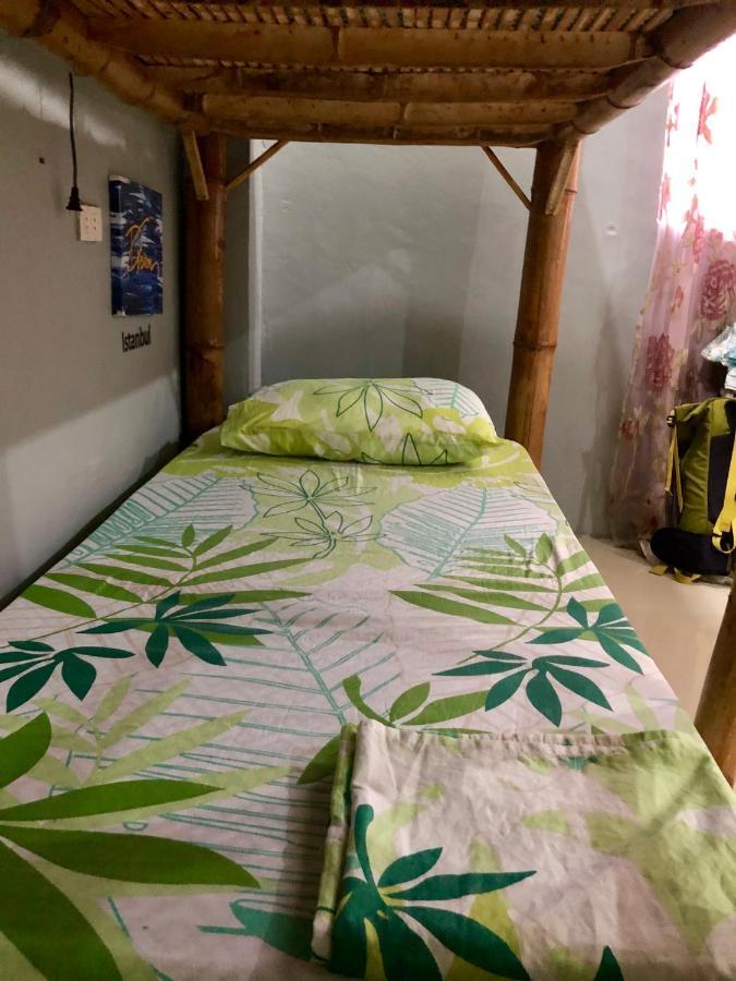 Хостел Lionfish Backpackers Malapascua (Adults Only) Экстерьер фото